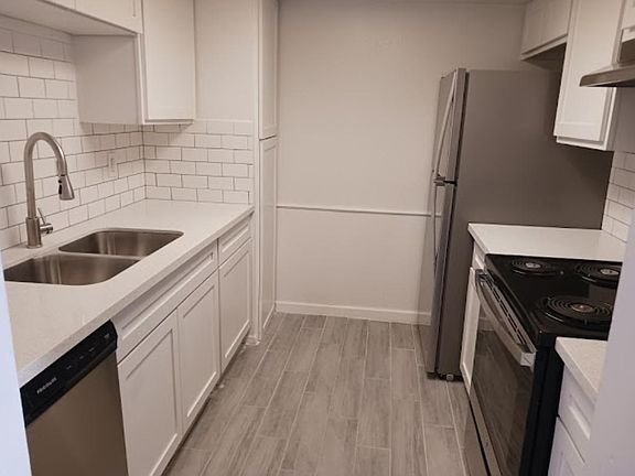 3rd image of 600 Nottingham Oaks Trl Building C