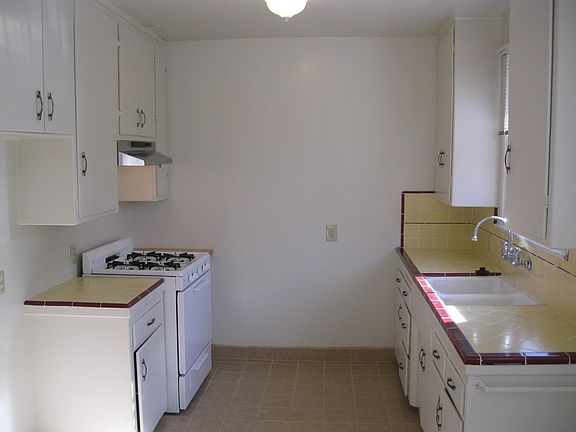 4th image of 2530 Kansas Ave APT G