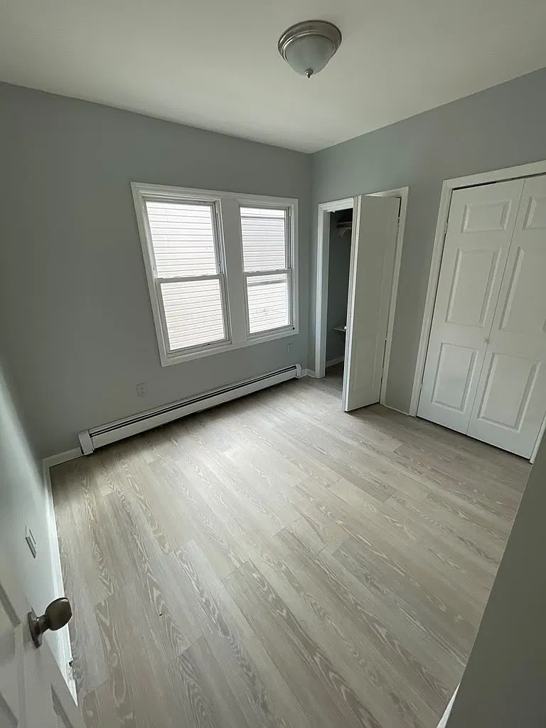 3 bed, $2,400 — Photo 4