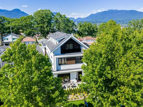 2875 Cambridge St #1, Vancouver, BC V5K 1L9