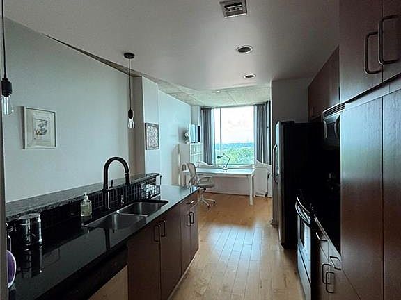 3rd image of 943 Peachtree St NE Unit 1117