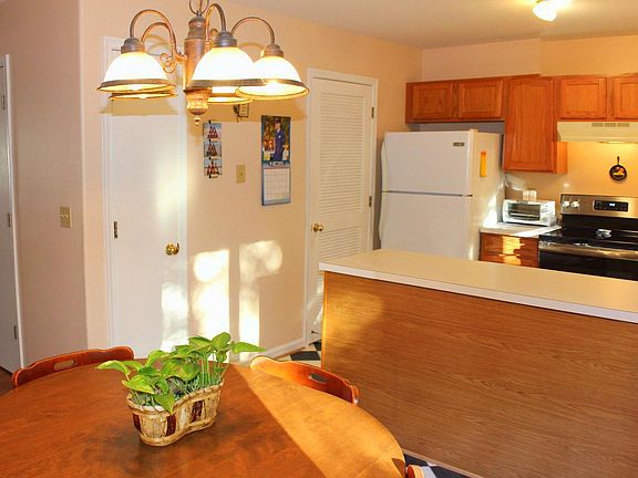 4th image of 9926 Matti Hill Ct