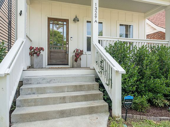 2nd image of 1329A Pennock Ave