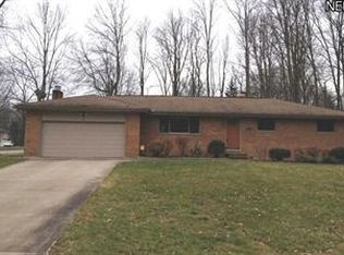 172 Laurie Ln, Northfield, OH 44067
