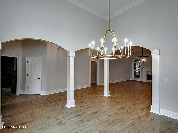 5th image of 248 Oak Park Dr