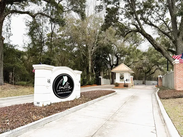 414 Elegans Ct #E104, Ocean Springs, MS 39564