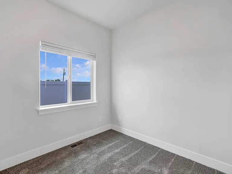 533 Irene St — Photo 20