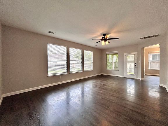5th image of 17300 Bishopsgate Dr
