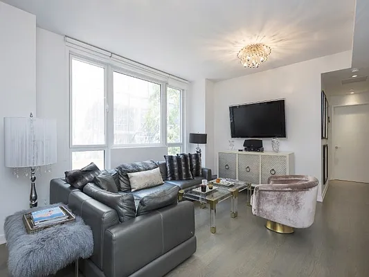 Sold by Sotheby's International Realty | media 18