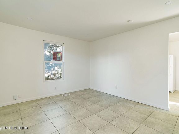 2nd image of 206 Hillview Ave