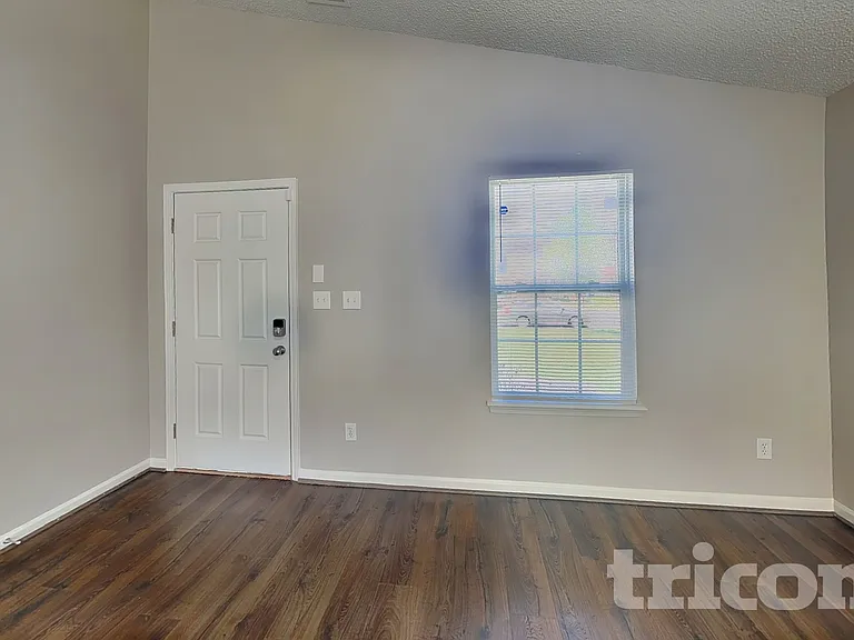 529 Pullman St SW — Photo 3