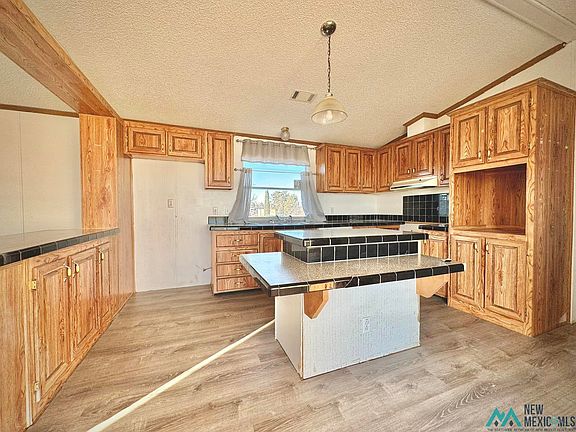 5th image of 1101 E Sandcrest Dr