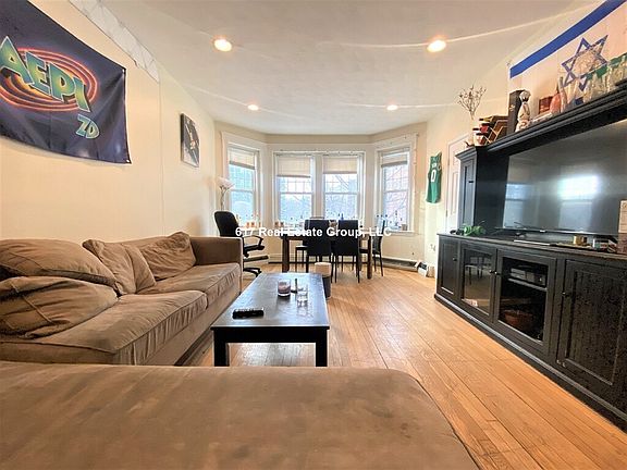3rd image of 69-1 Babcock St