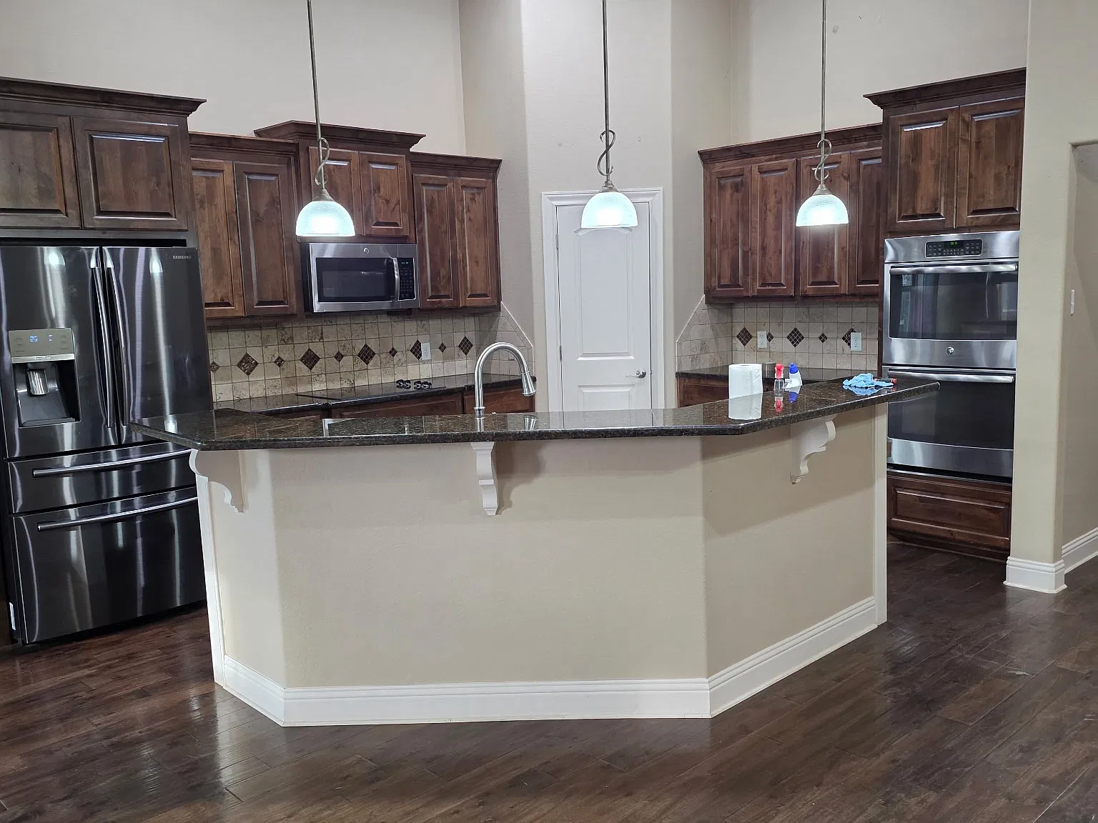 6510 Milestone Dr — Photo 2