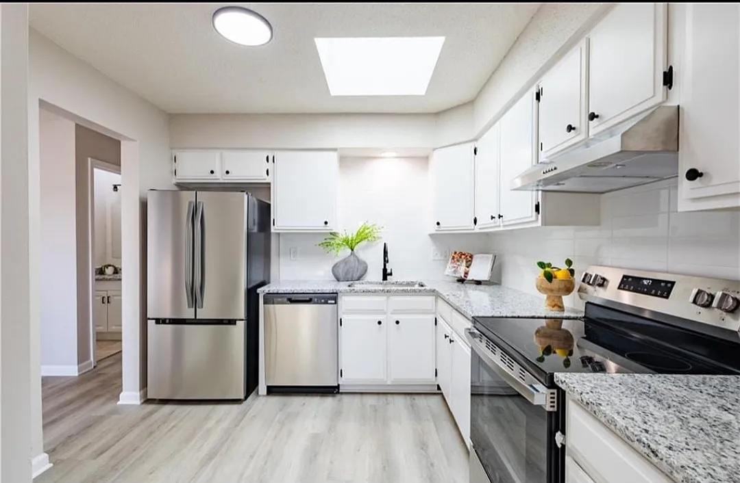 2 bed, 2.5 bath, 1344 sqft, $1,700 — Photo 3