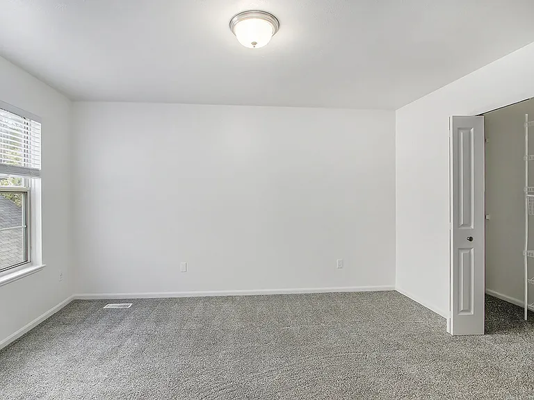 Autumn Lakes Apartments and Townhomes — Photo 94