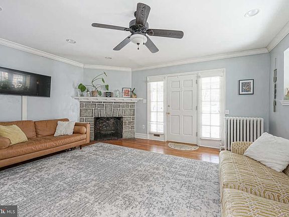 3rd image of 345 Upland Way