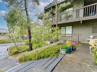 7522 SW Barnes Rd UNIT H, Portland, OR 97225