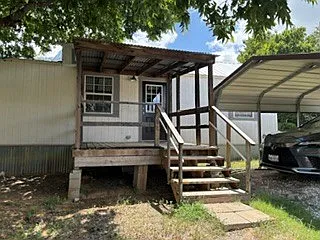 7616 S Highway 171 — Photo 2