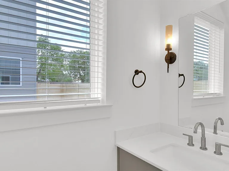 7208 Providence Ave #2 — Photo 4