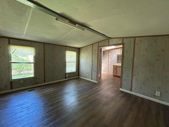 3rd image of 75 Bobwhite Ln