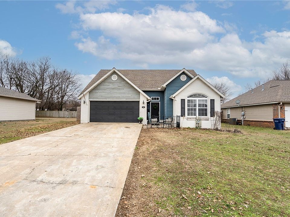 1st image of 308 Glenwood Pl