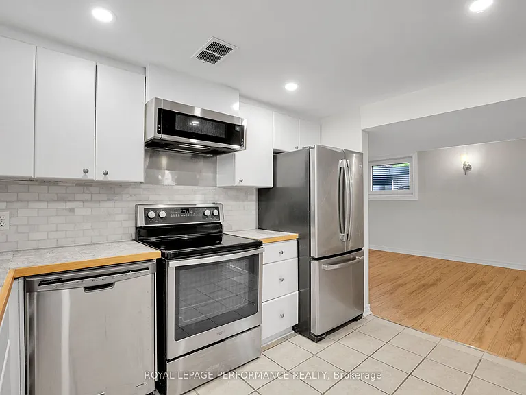 940 Brant St #LOWER — Photo 8
