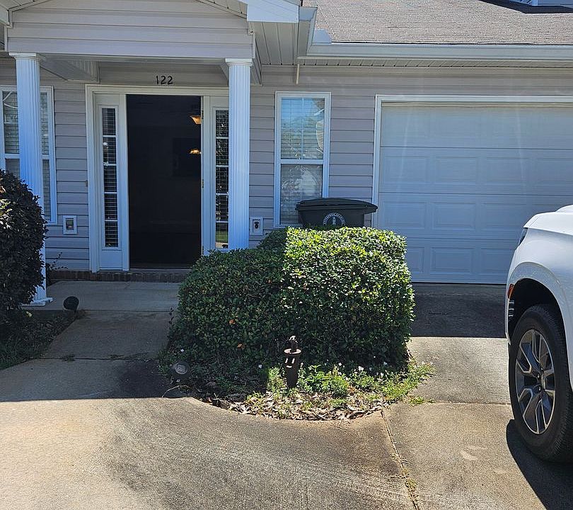 1st image of 122 Jasmine Cir