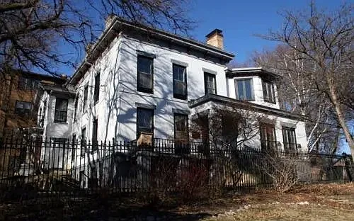 411 N Pinckney St Photo 1