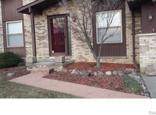 1430 Whittier Dr, Canton, MI