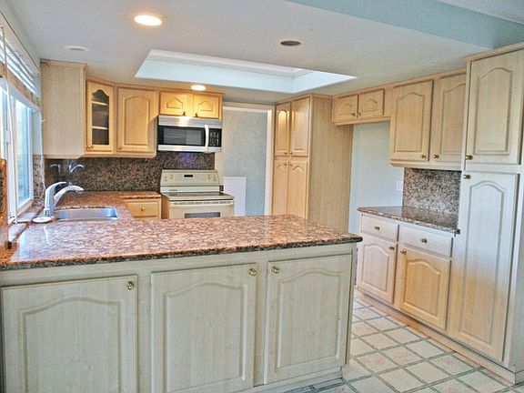 5th image of 2825 Norcrest Ct