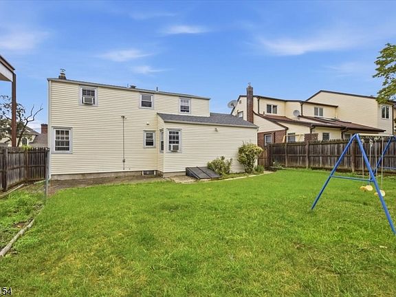 2nd image of 208 Baldwin Ave