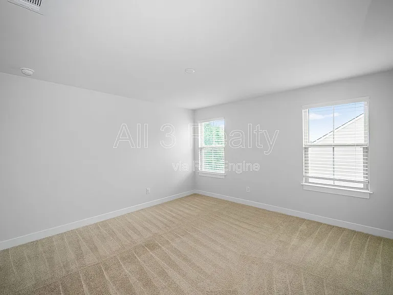 533 Daffodil Ln — Photo 27