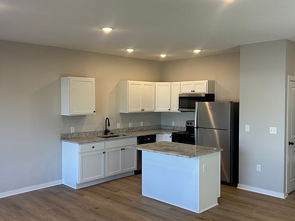 4th image of 349 S Georgie Ave