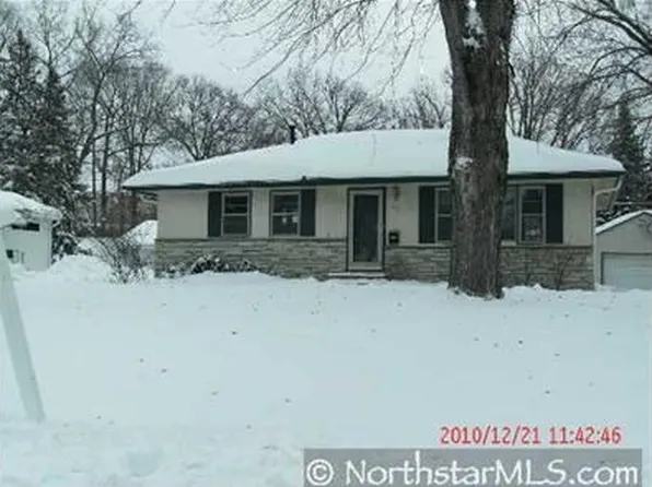 1342 Valders Ave N, Golden Valley, MN 55427