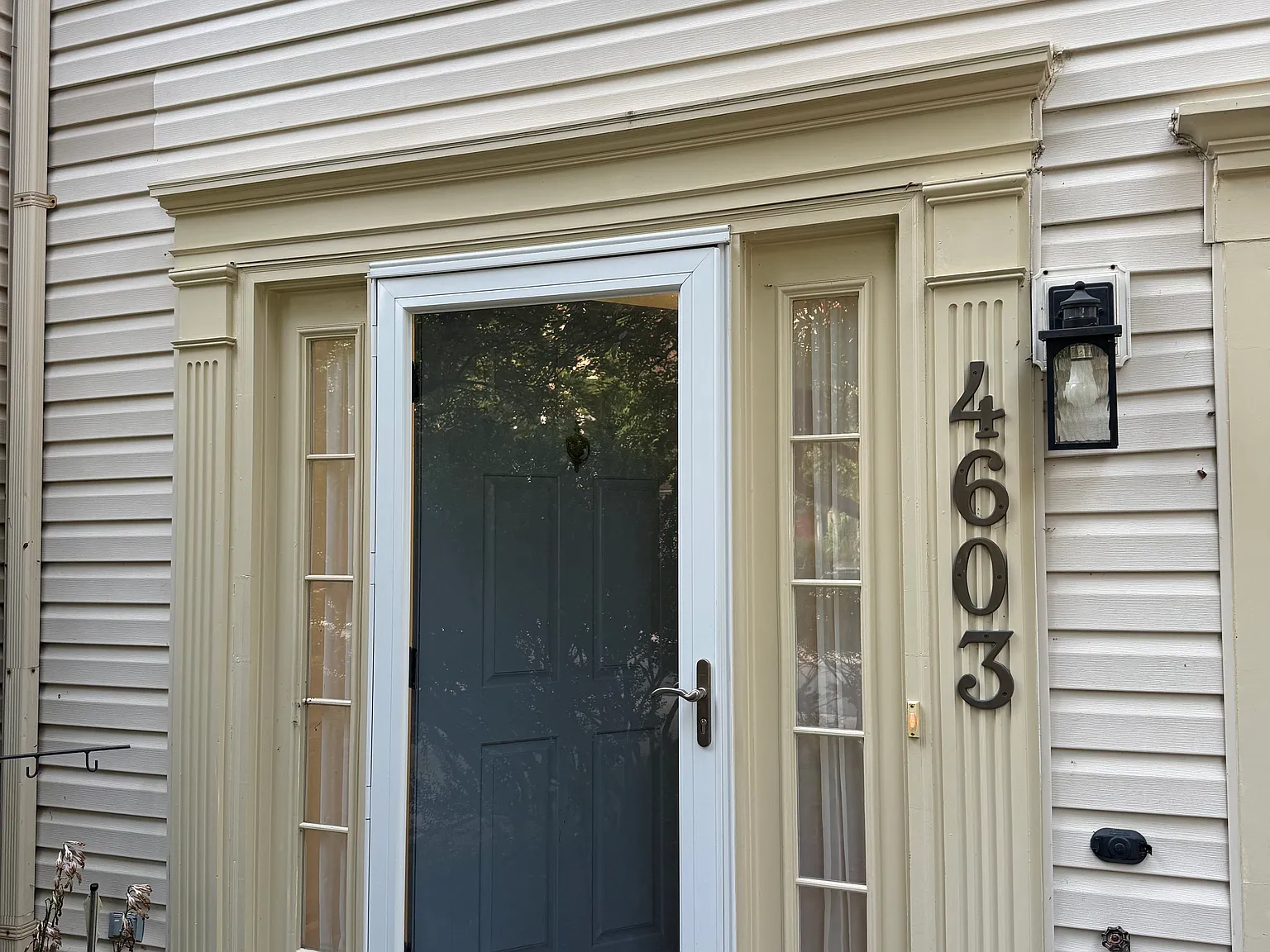 3 bed, 2330 sqft, $3,495 — Photo 2