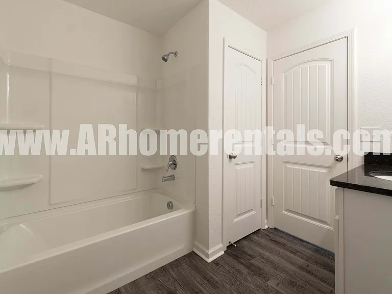 1125 Gallery Dr — Photo 7