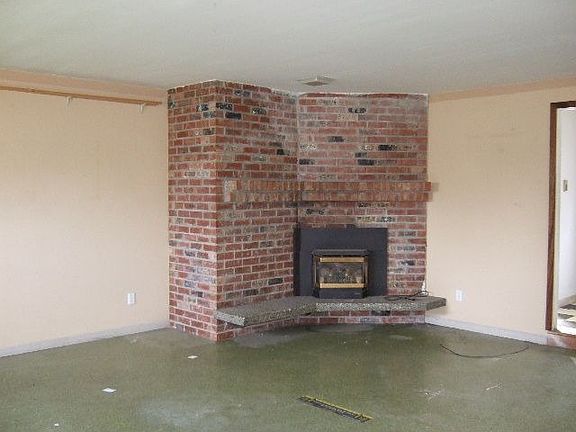 3rd image of 5018 102nd Pl NE