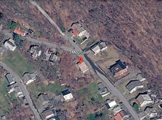 3-5 Mountain St, Whitehall, NY 12887