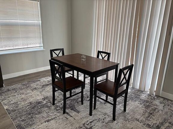 5th image of 200 Waverly Ave