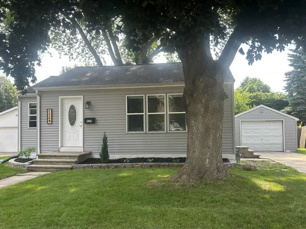 1129 Meacham St, Green Bay, WI 54304