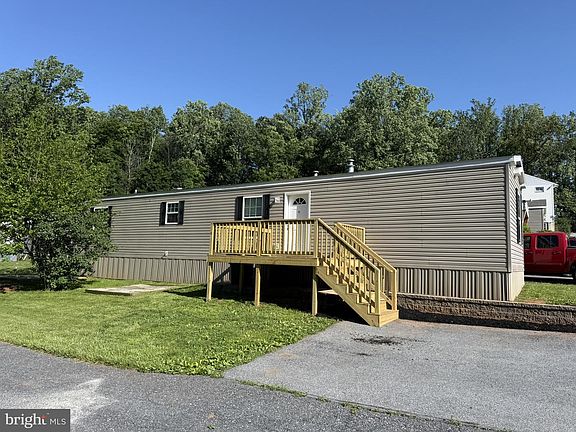 2nd image of 2 Spruce Dr