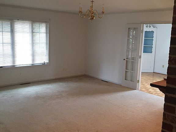 3rd image of 510 Taylor St