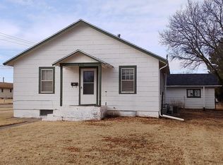 106 N Grant St, Russell, KS 67665