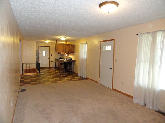 3rd image of 15 Sunshine Ln