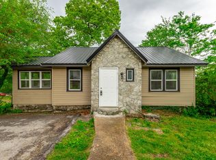 1812 John Ross Rd, Chattanooga, TN 37412