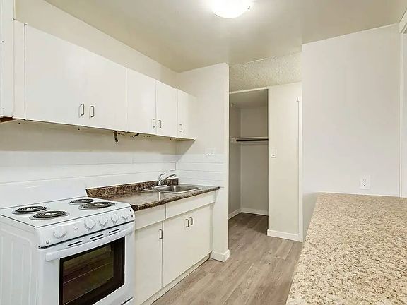 5th image of 4802 53rd St #3