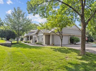 864 Ivy Ln, Eagan, MN 55123
