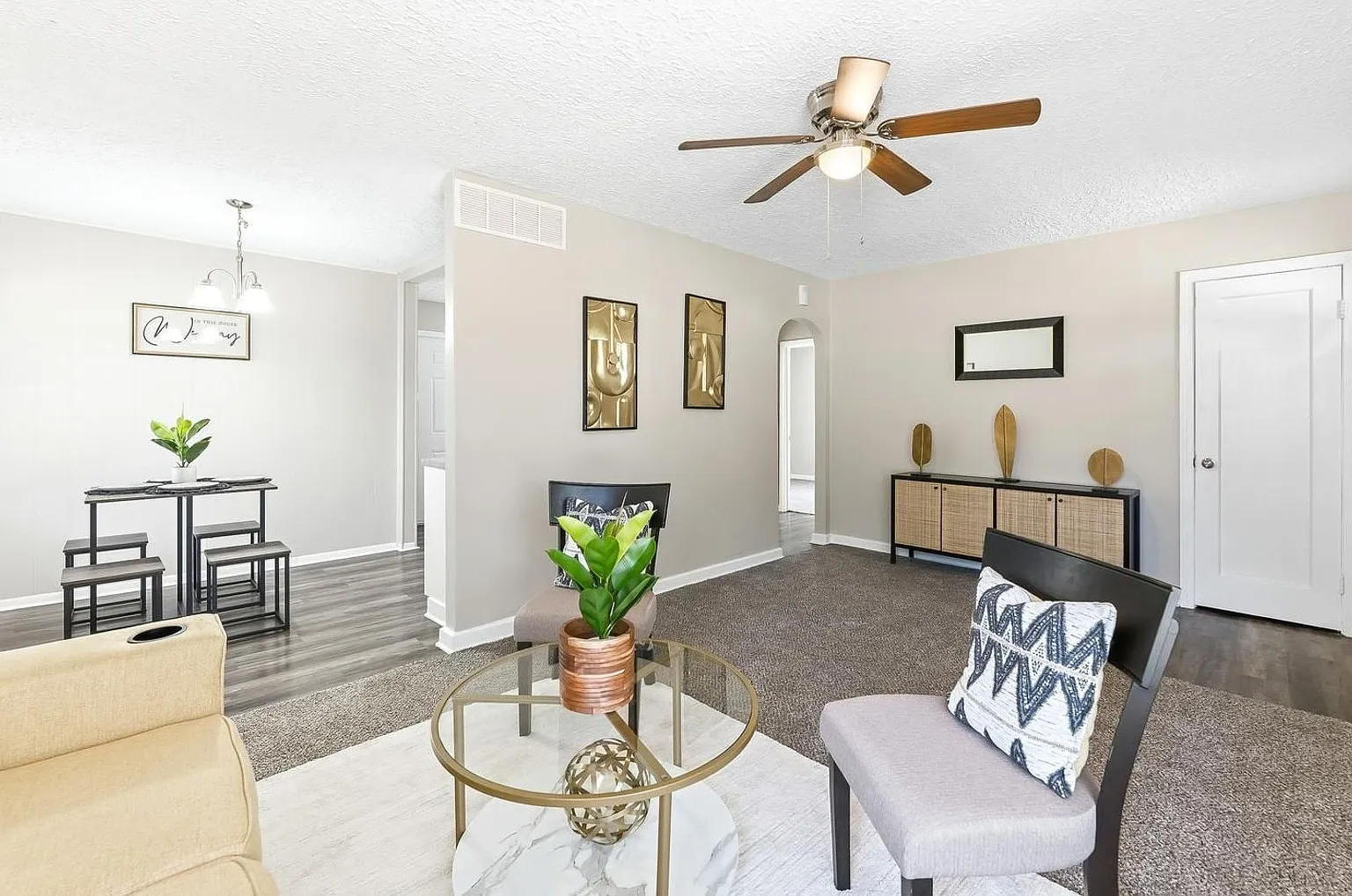 Charming 2-Bedroom Home with Finished Basement & Detached Garage! — Photo 3