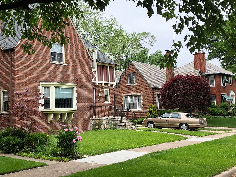 2nd image of 9026 S Leavitt St